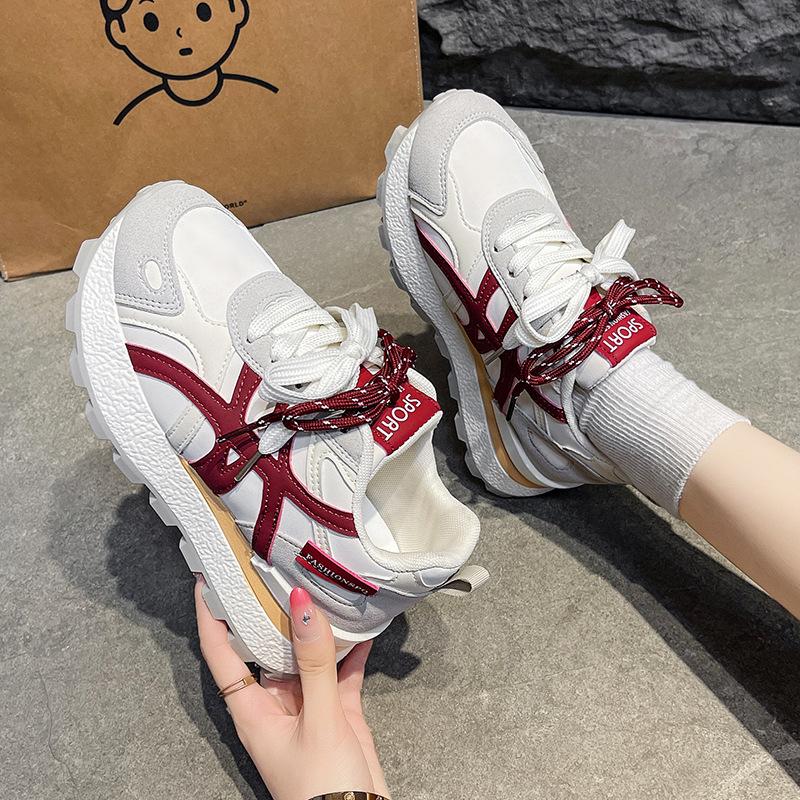 Plateau Forrest Gump Schuhe im Herbst und Winter 2025 neue vielseitige Mode Explosion leichte Leder Freizeitsportschuhe Kinder