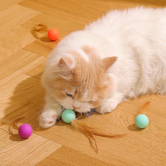 Cat Bouncy Ball Toy Silicone Ball Cat Chew Toy with Feathers Interactive Quiet Rolling Ball for Indoor Cats Biting Chewing Chasing