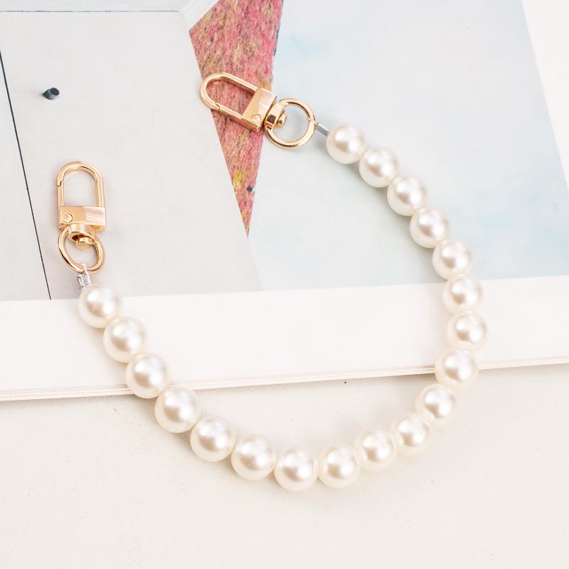 

Trendy Pearl Beaded Phone Lanyard – Stylish, Simple, Versatile Pearl Chain