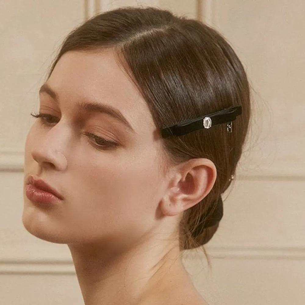 Velvet Crystal Side Claw Clip JP-24-462CC black