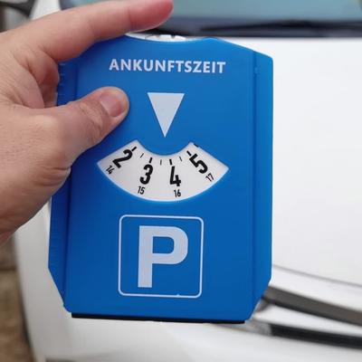 Modrý digitální parkovací kotouč s škrabkou na led, 24hodinový displej, provoz bez baterií pro lepší dodržování parkovacích hodin a bezpečnost vozidla