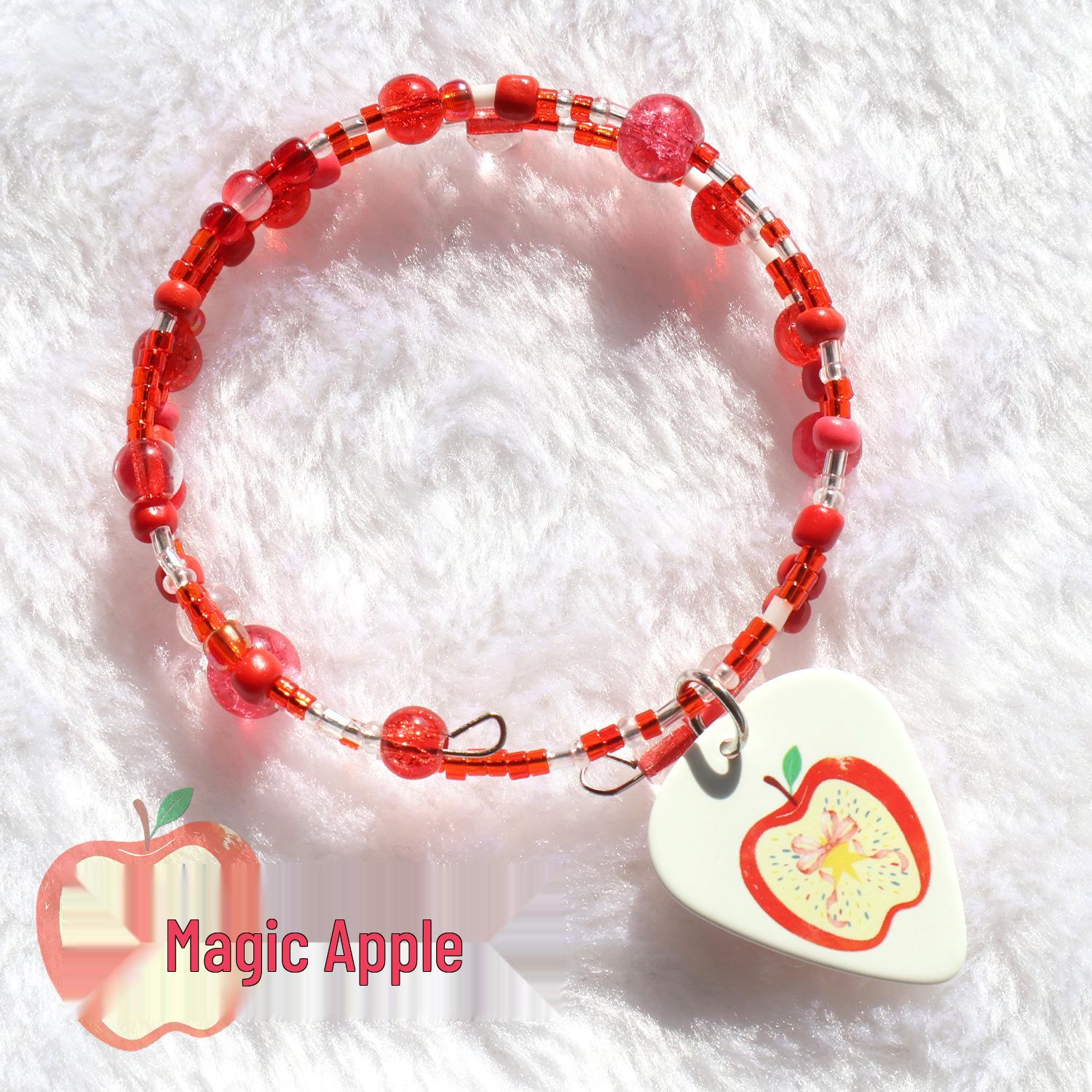 Подвеска-медиатор для гитары ручной работы и браслет из бусин