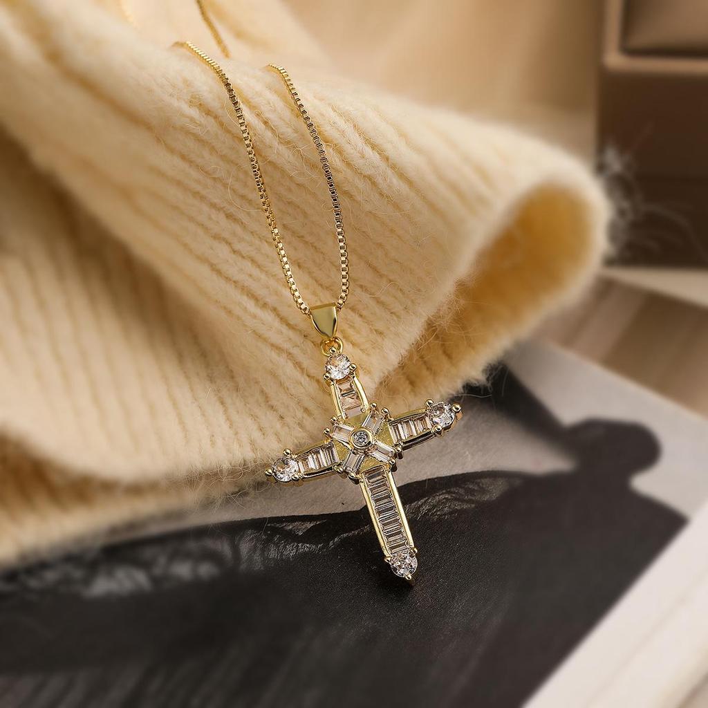 Aogu 18K Zlatem Plátovaný Zirkonový Křížek Přívěsek Náhrdelník - Dámský Minimalistický Retro Design