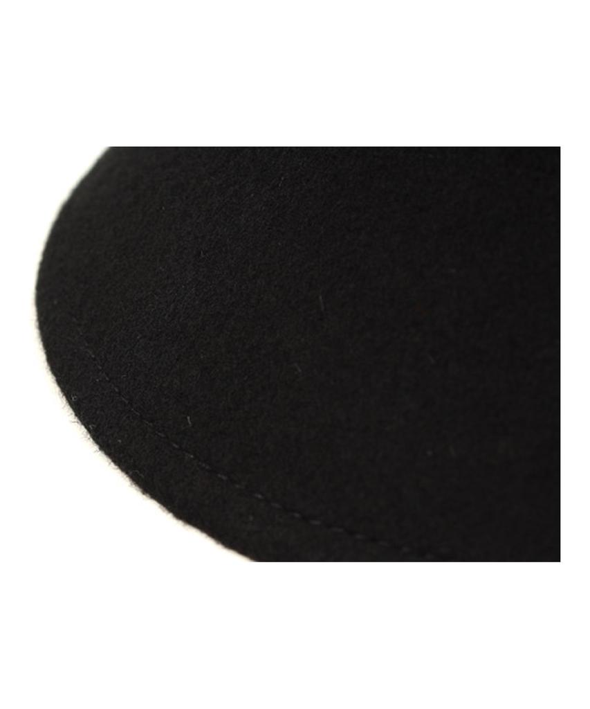 Yunibeosyeolkemiseuteuli Wool Black Riding Cap