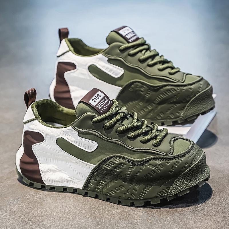 Evropské pánské kožené tenisky s ražbou - Jaro 2025: Super měkká silná podrážka, Trendy „dad“ styl