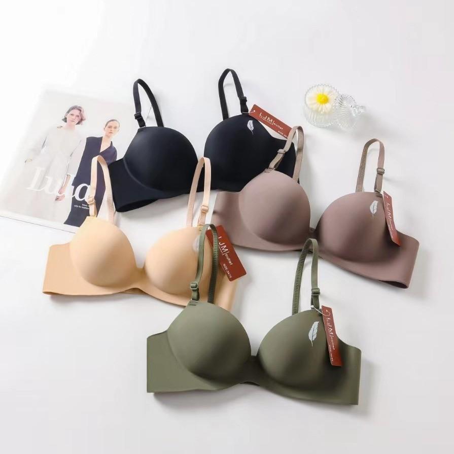 Traditional Style Womens Bras With Nylon Fabric And Removable Straps For Comfortable Fit