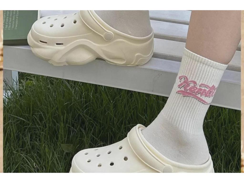 Damesandaler med tykk såle i EVA: Høydeøkende, sklisikre sko med deodoranthull for utendørs fritidsbruk