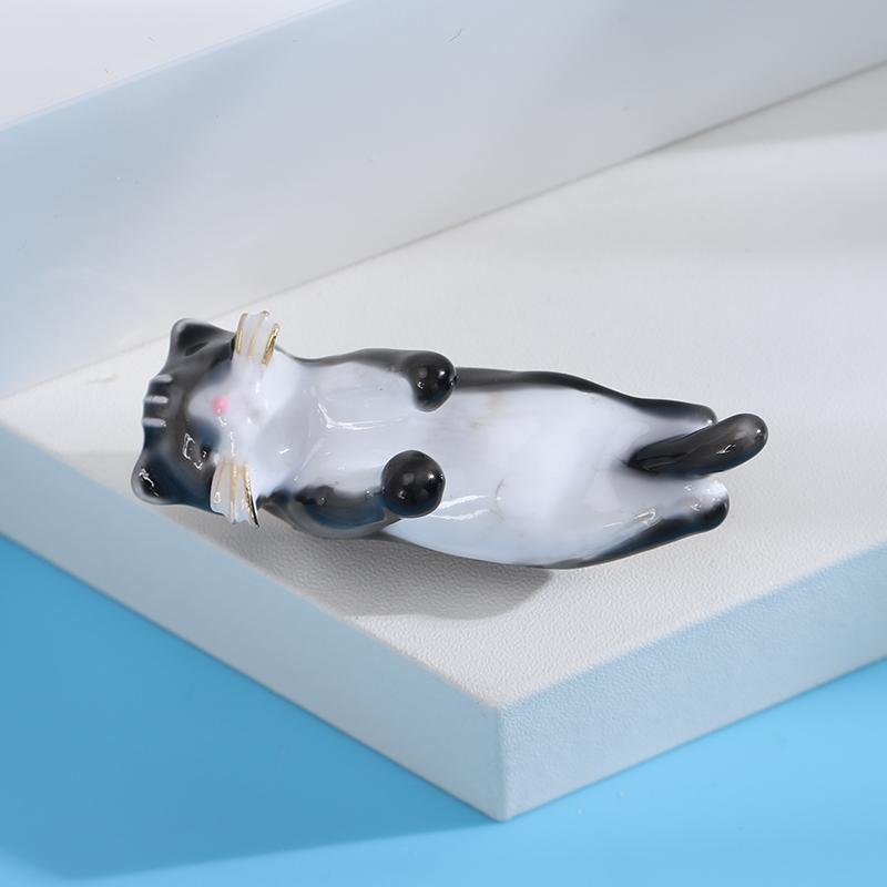 Blucome Dummy Cute Stereopsis Oil Dripping Cat Brooches for Women Men Gold Color Wedding Special Design Brooch Pins