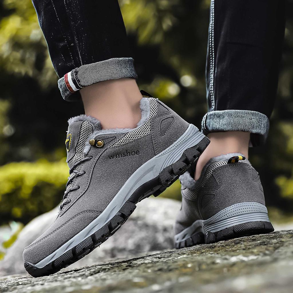 Fashion Hiking Shoes Men Outdoor Low-top Hiking Boots Leather Men's Trekking Shoes Plush Warm Walking Male Sneakers Big Size 48 49 50