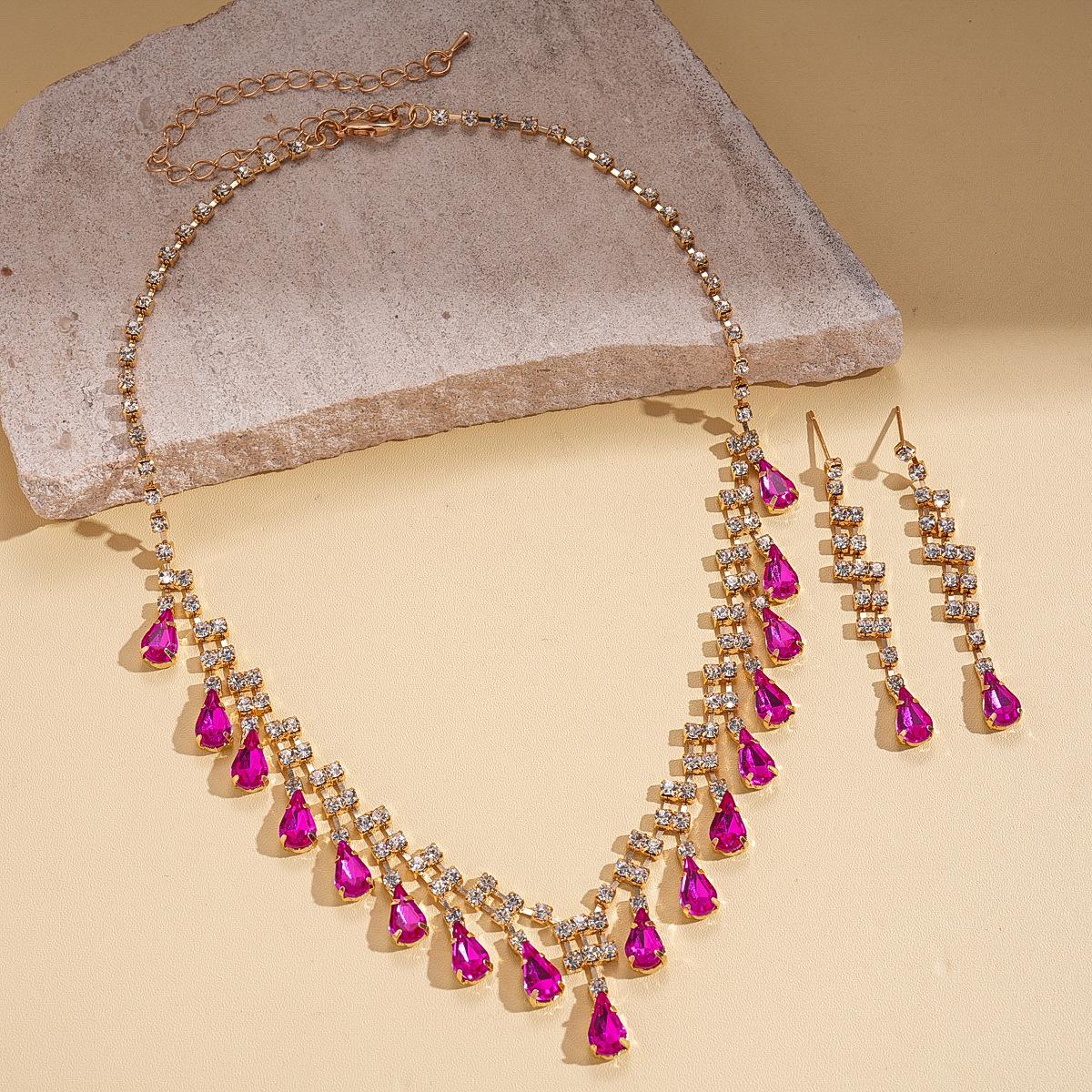 Two-piece set of wind-encrusted diamond water drop fringed earrings, necklace, retro necklace.