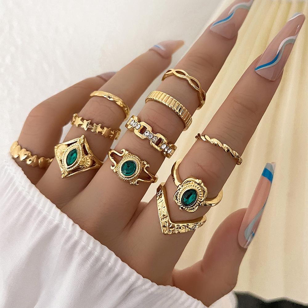 

Vintage Simple 11Pcs Green Crystal Finger Rings Set for Women Gold Color Elegant Star Heart Chain Rings Female Party Jewelry