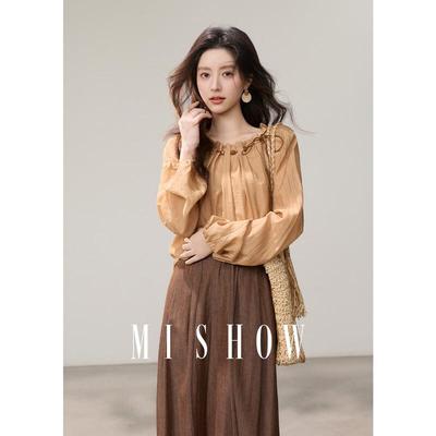 Top da donna Mishow con maniche a lanterna testurizzate e scollo con coulisse