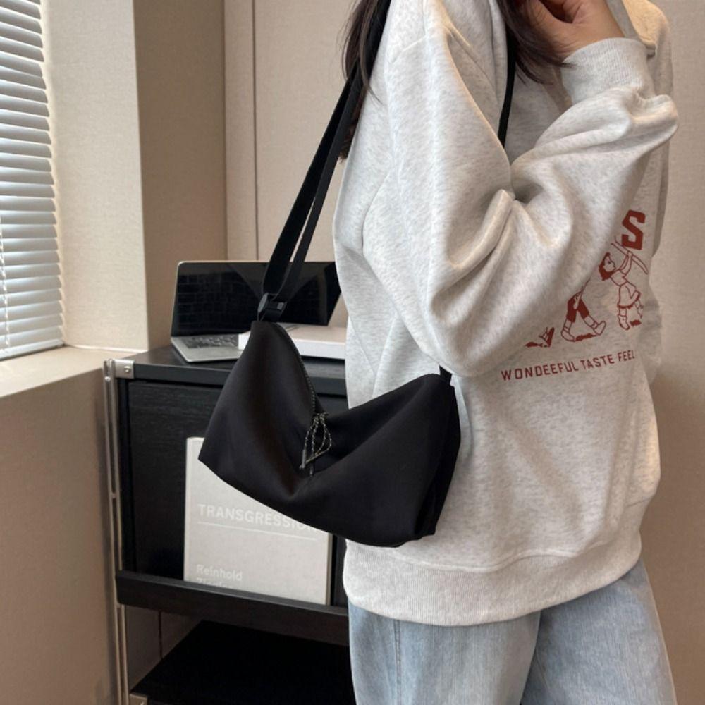 

Multi-functional Shoulder Bag Nylon Small Phone Bag Portable Zipper Crossbody Bag Women чорний