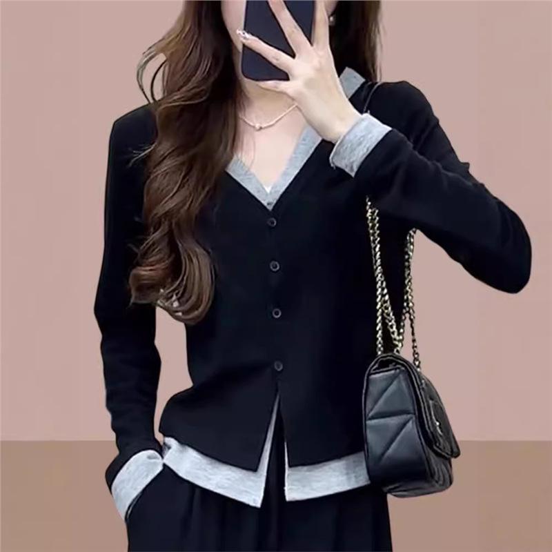 

Plus Size Autumn V-Neck Patchwork Long Sleeve T-Shirt for Women 5XL