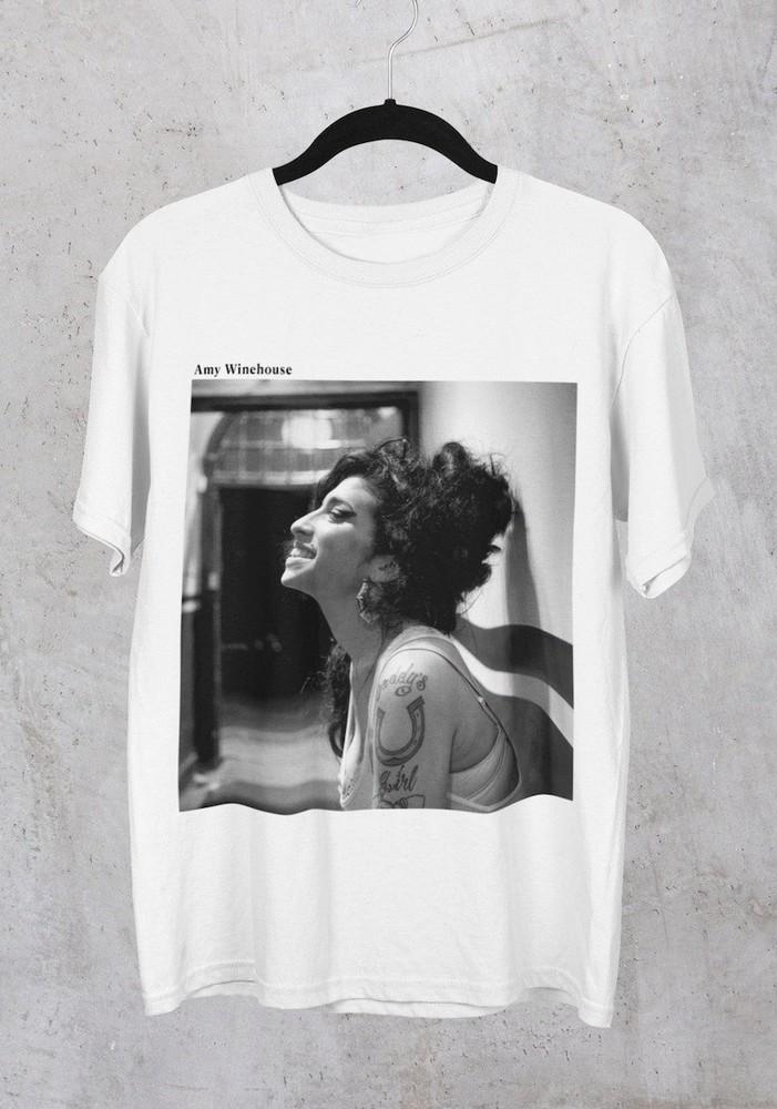 Amy Winehouse T-Shirt Unisex Gift for Amy Winehouse Fans Back To Black Unisex T-Shirt XXL