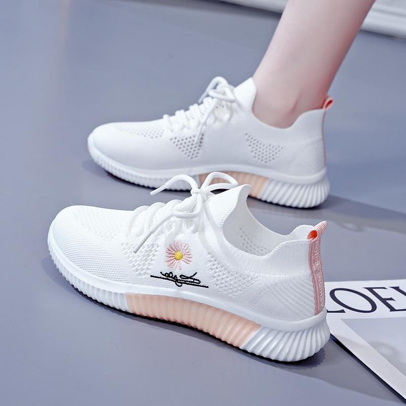 Fashionable spring and summer women's lightweight anti-slip clothing, sports sneakers, school shoes