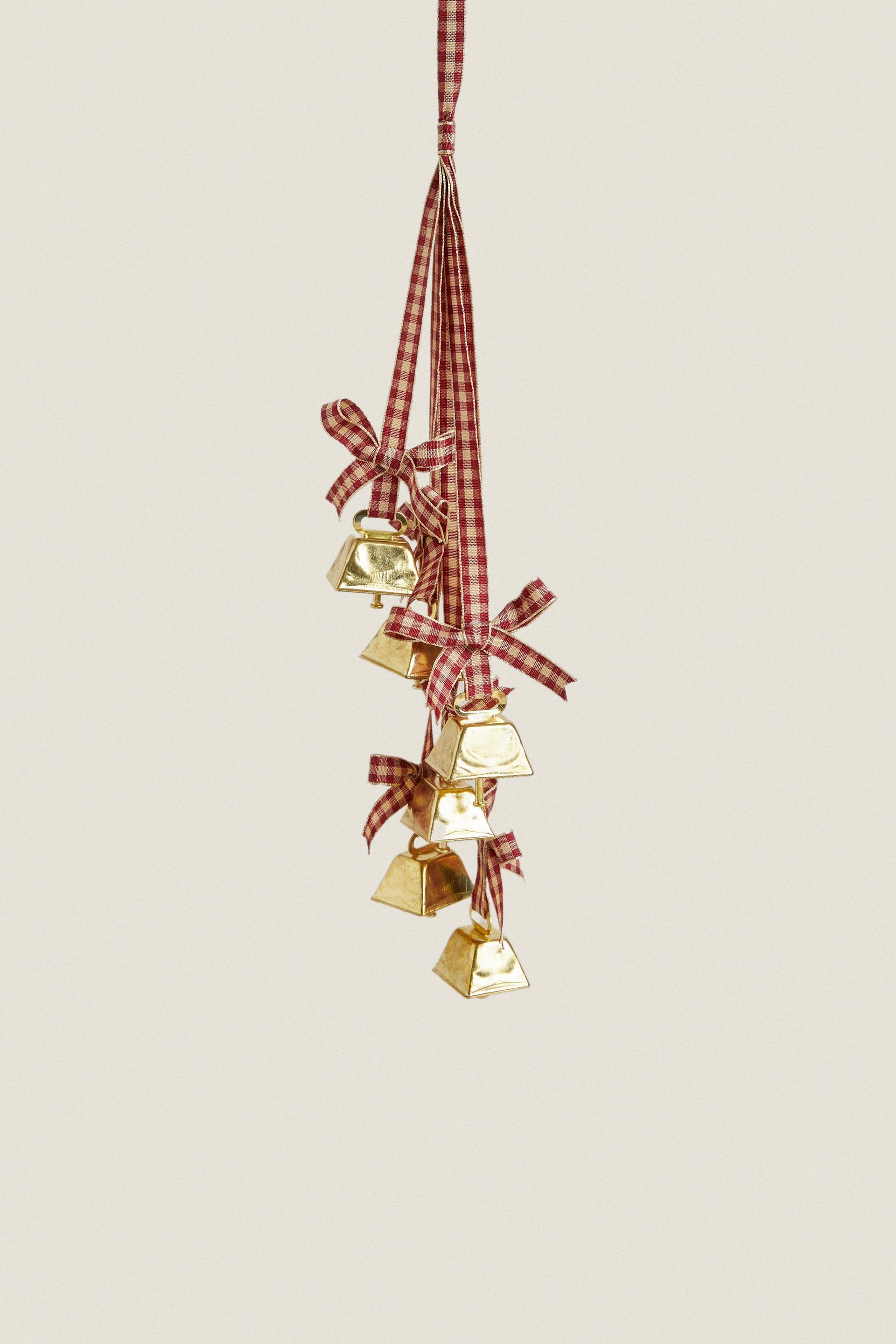 

DECORATIVE TARTAN BELLS GARLAND
