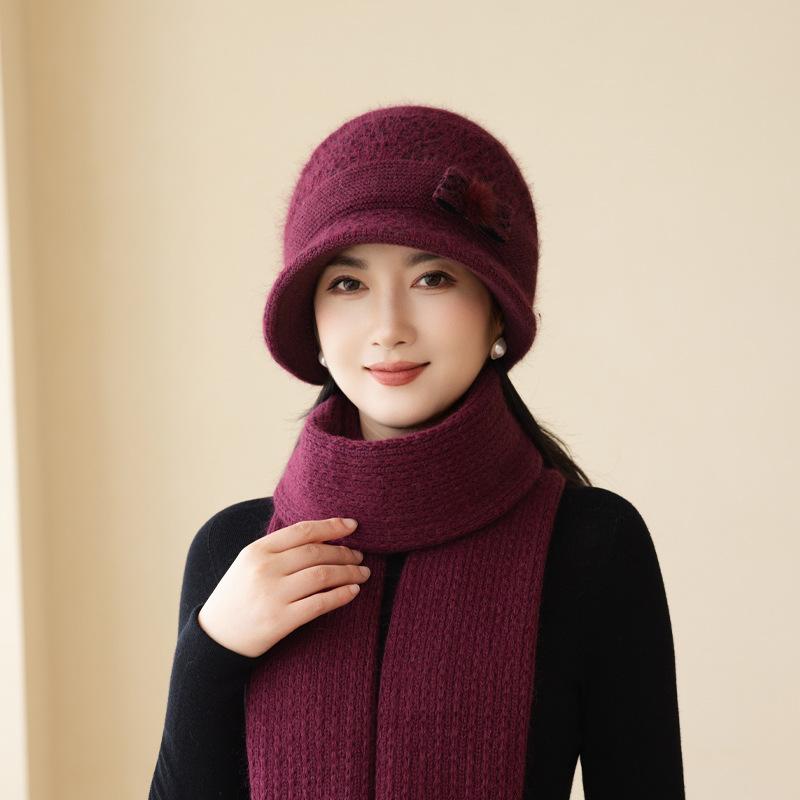 Korean version autumn and winter hat women's velvet ear protection warm versatile wool hat temperament mother hat fashion knitted hat