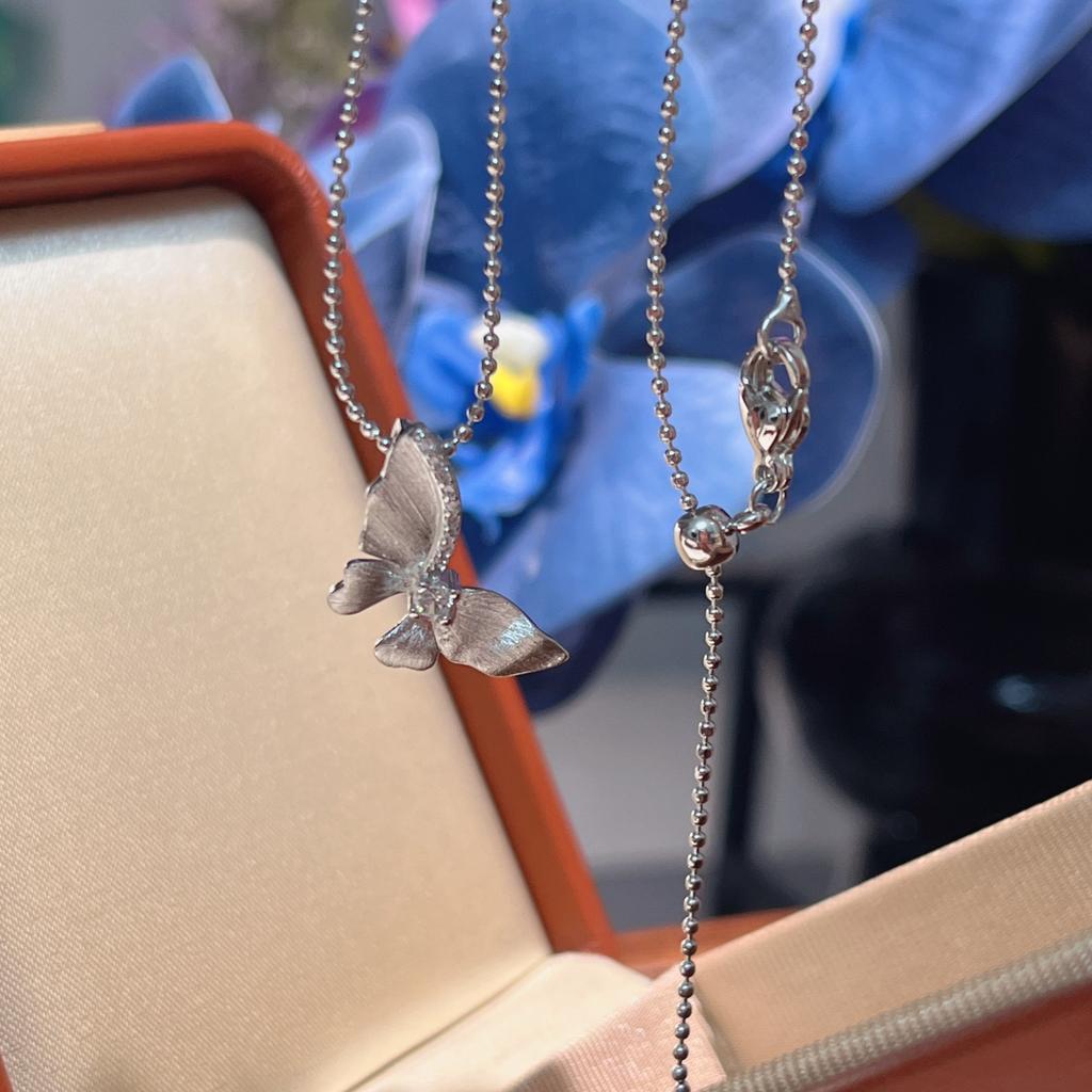 Gold Dot Diamond Brushed Butterfly Pendant Necklace Temperament Light Luxury Women'S Flash Collarbone Chain