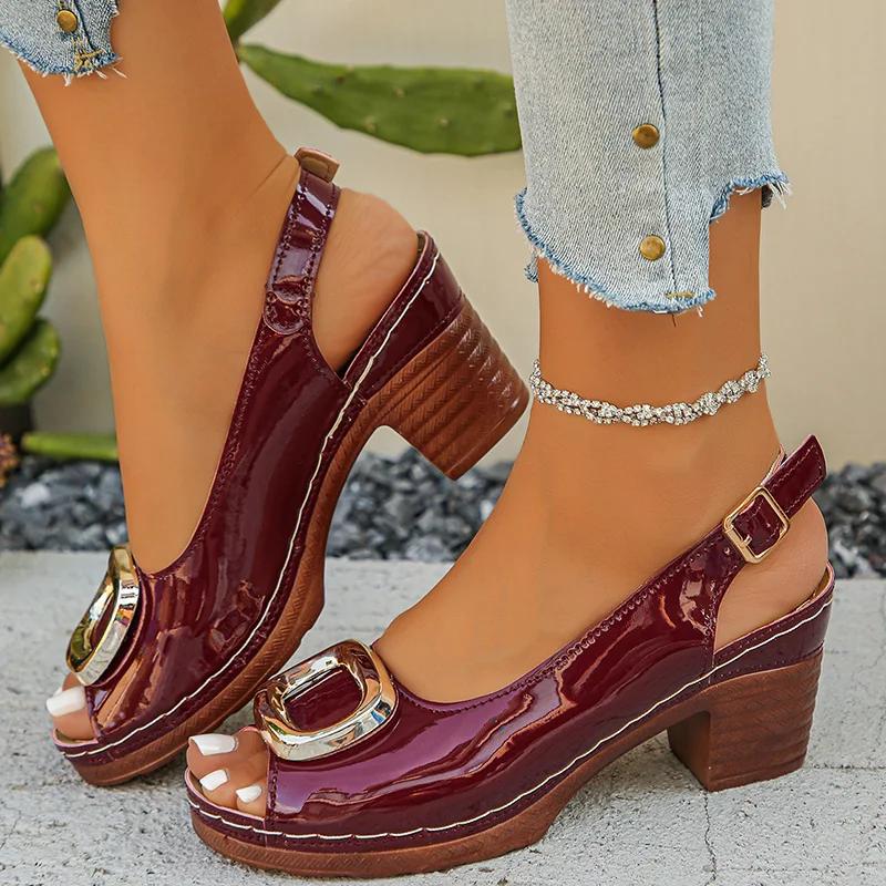 Elegante Dames Peep Toe Pumps Lente Zomer 2025 Lakleer Achterband Hoge Hakken Schoenen Vrouw Plus Size Metalen Gesp Sandalen