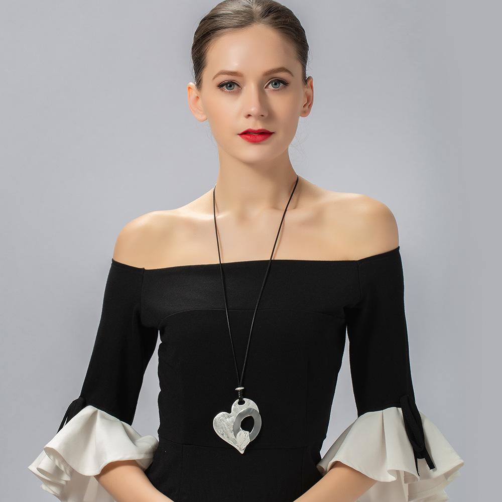 Fashion Necklace Metal Love Ladies Long Necklace Sweater Chain