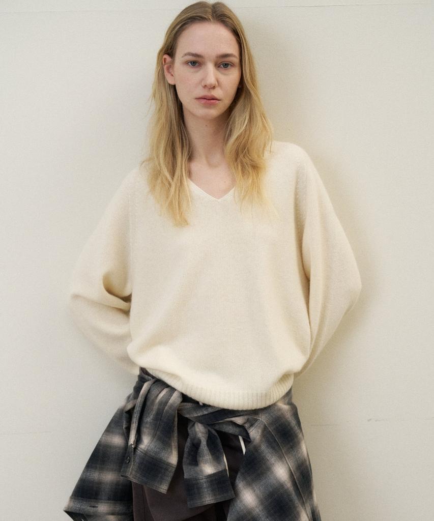 Nobeu Camel Holga V-Neck Knit_Ivory