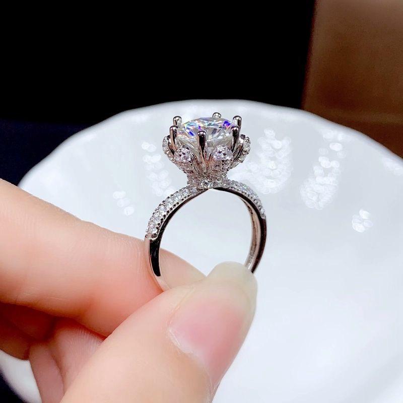 Korean Style Zircon Couple Rings: Elegant, Versatile, Adjustable Crown Design for Men and Women