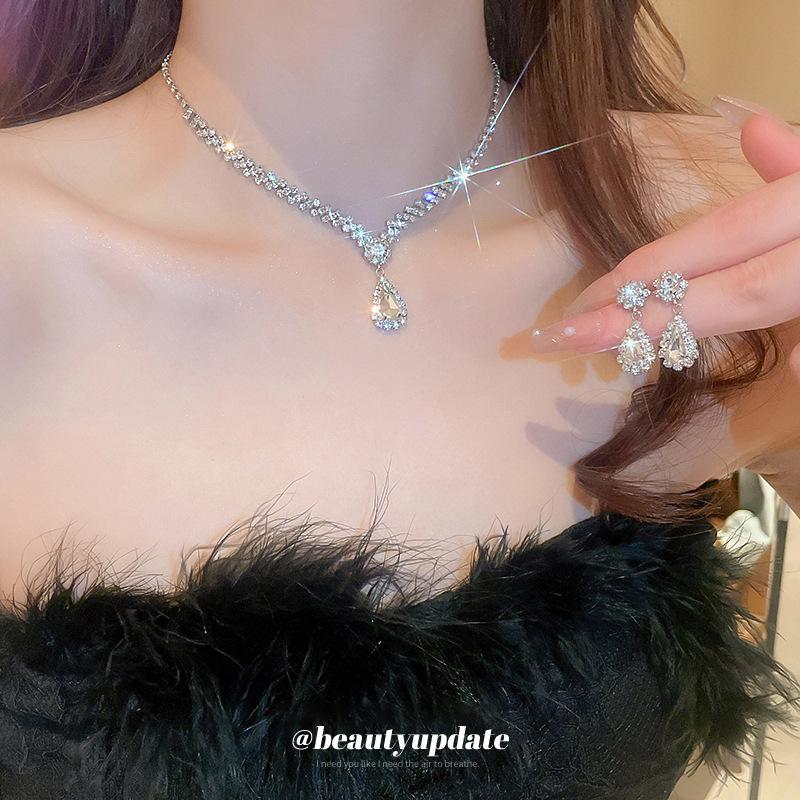 Diamond Water Drop V-shaped Fringed Necklace Earrings Two-piece Set Light Luxury Temperament Niche Collarbone Chain Personalized Jewelry