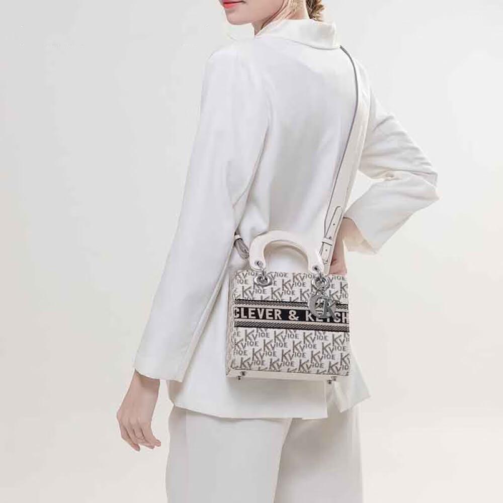 New 2023 Shoulder Bag Crossbody Bag Female Bucket Bag Embroidery Bag To Send Girlfriend Long 19cm High 17cm ~ Wide 9cm