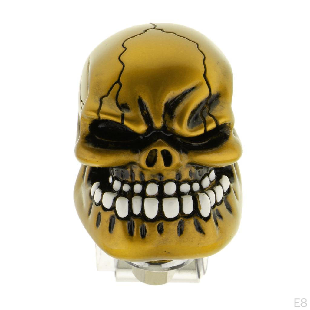 Volanul mașinii și mânerul butonului Asist Ball