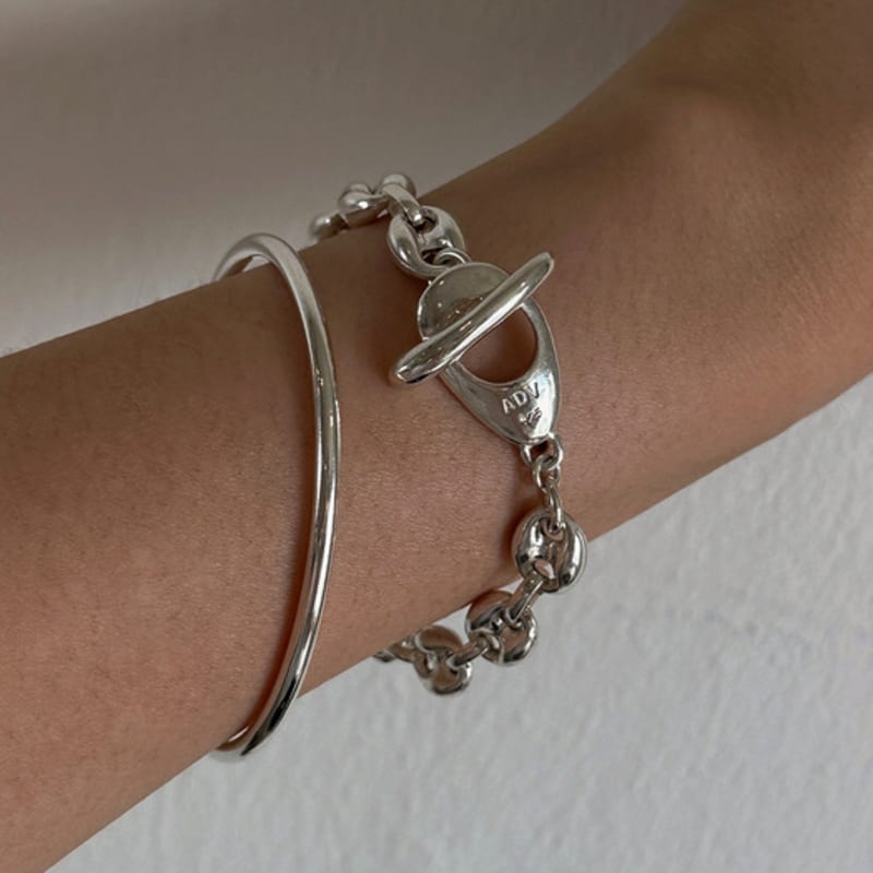 ANDEZVOUS BOLD PLUMP ARMBAND