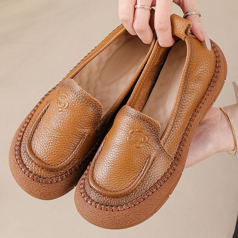 Fashion New authentic leather slip on flats women's ancient perforated breathable moccasins woman exquisite embossed rose loafers shoes