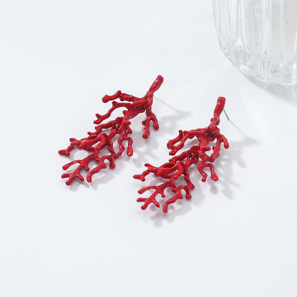Ladies' Minimalist Beach Natural Style Multi-layer Coral Earrings