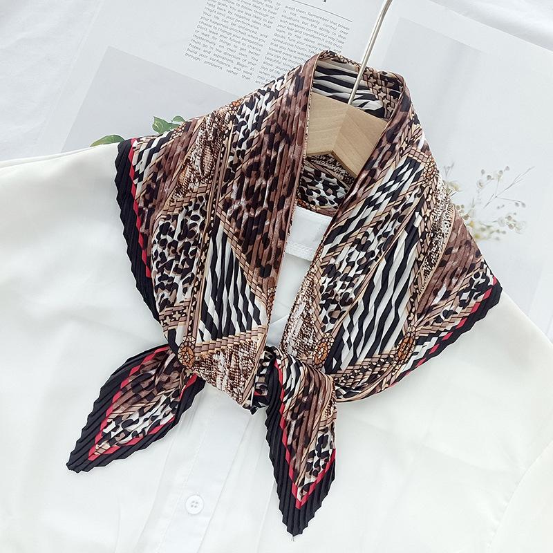 Retro Color Block Crinkled Square Scarf - 70cm Pleated Neckerchief in Imitation Silk for Women