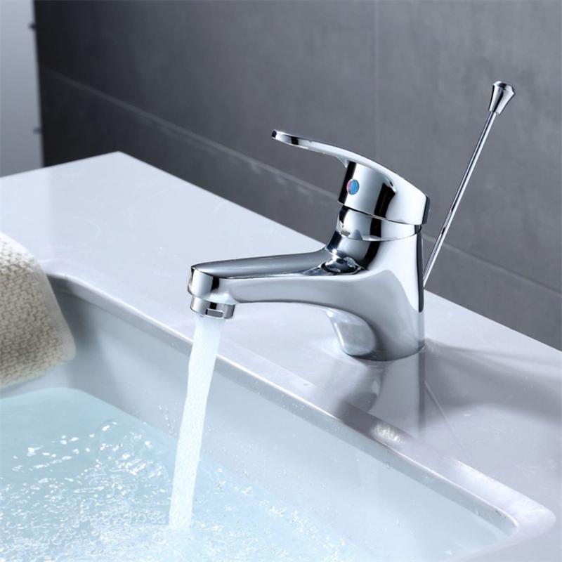 Chrome Finish Basin Waste Plug Elegant Chrome Finish Sink Drain With Overflow and Pull Rod for Commerical Use