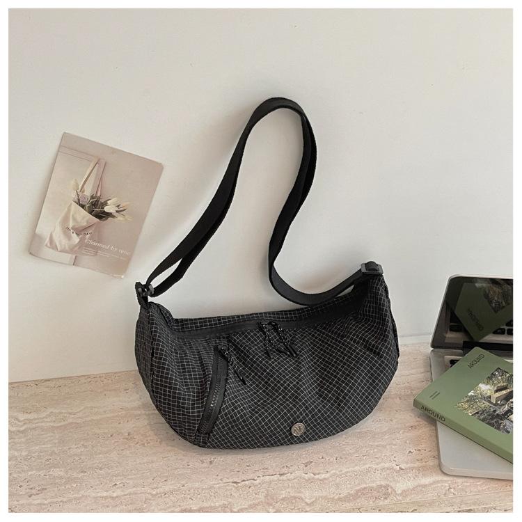 Crossbody Bag - Large Capacity for Daily Commuting and Exercise, Single Shoulder Bag with A Unique Design, Shaped Like A Dumpling.