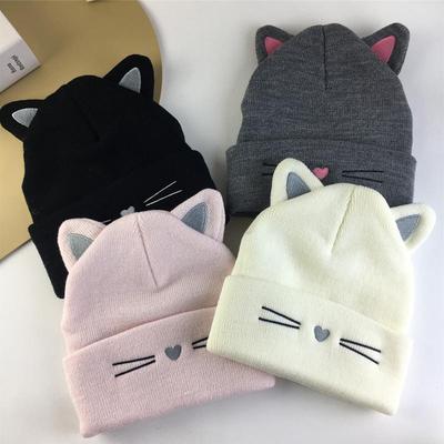 Niedliche gestrickte Mütze mit Katzenohren-Stickerei - Warme Wintermütze für Damen
