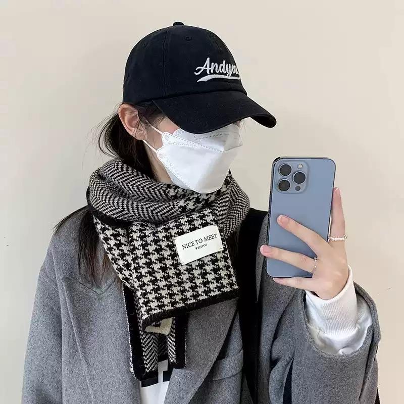 Elegant Women’s Winter Scarf Thick Knit Fashionable Houndstooth Soft Windproof Warm Black White Beige Brown Casual and Stylish