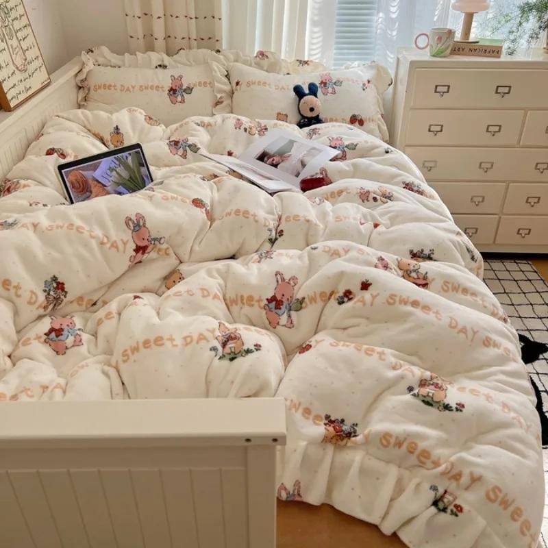 

2025 новый класс А корейская версия кружевной принт молочный флис комплект из четырех предметов зимний утолщенный теплый коралловый флис 1.8m sheet 4pcs