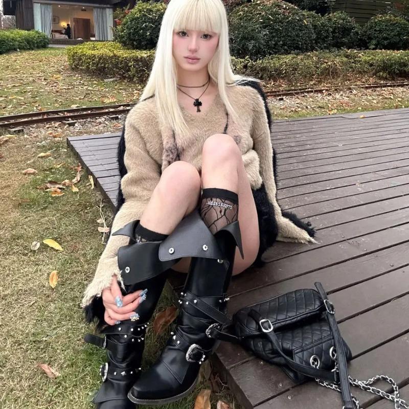 Fashion Wasteland Punk Style Gothic Black Vintage Motorcycles Boots for Women Pointy Toe Rivets Western Boot Shoes