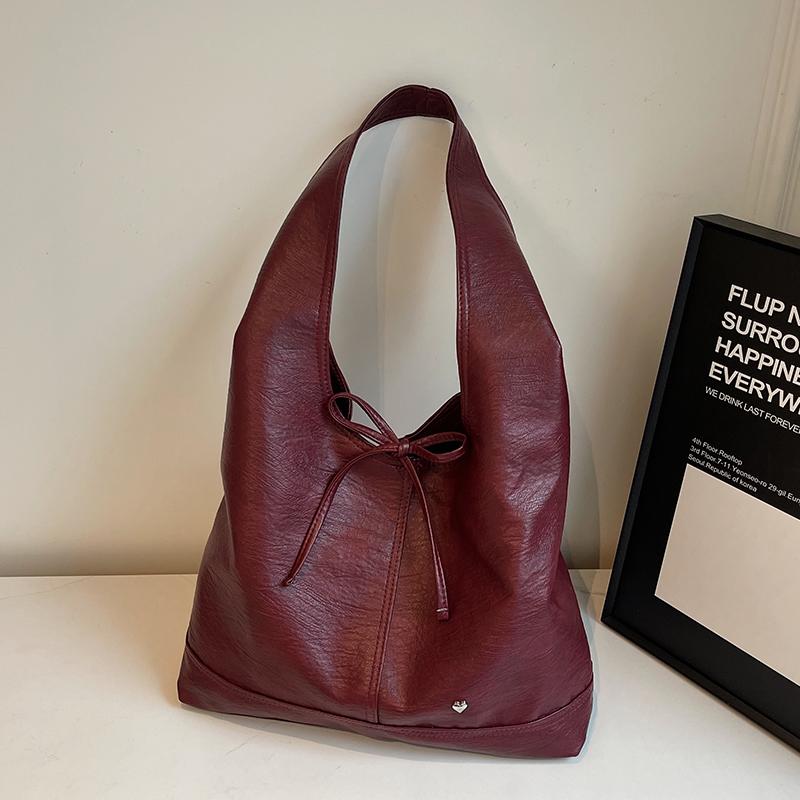 

Сумка через плечо из мягкой кожи красного вина, женская, с широким ремнем, большая вместимость, сумка через плечо с бантом и принтом «Любовь»