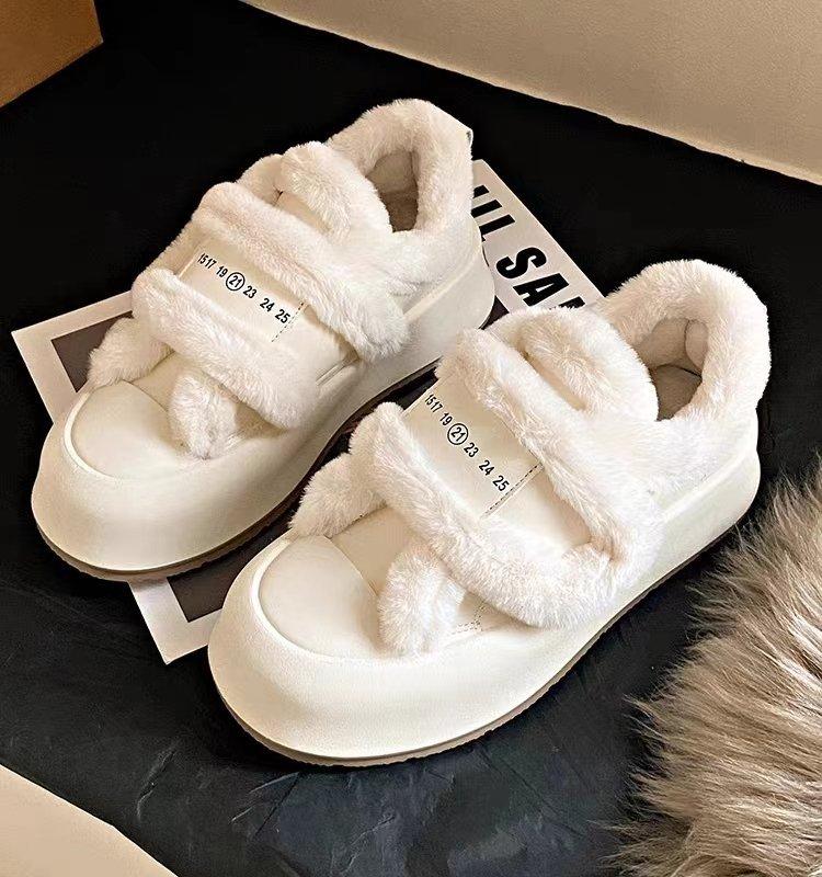 

Плюшевые маленькие белые туфли женские зимние новые на толстой подошве теплые женские туфли модные универсальные повседневные туфли 40 слоновая кость