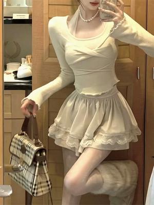 Japon Kawaii Tatlı 2 Parça Set Kadın Boyun Çizgisi Çapraz Örgü Üstler Mini Kek Etek Kadın Kore Moda Tasarımı Günlük Takım Elbise 2024 Yeni