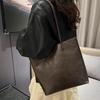 Commuter large-capacity bag women's autumn and winter new trend simple retro casual portable shoulder bag