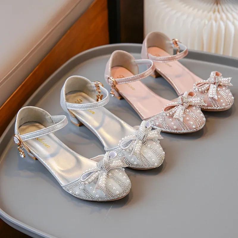 Girls' Bow Sandals 2025 Summer New Fashion Princess Shoes for Party Wedding Kids Rhinestone High Heels Children's Leather Shoes