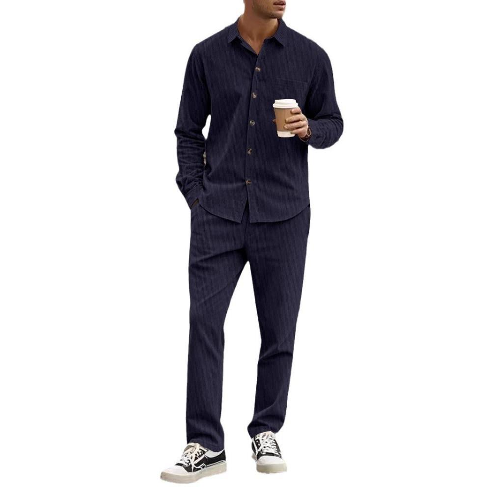 Completo da uomo autunnale casual con camicia a bottoni a maniche lunghe e pantaloni lunghi