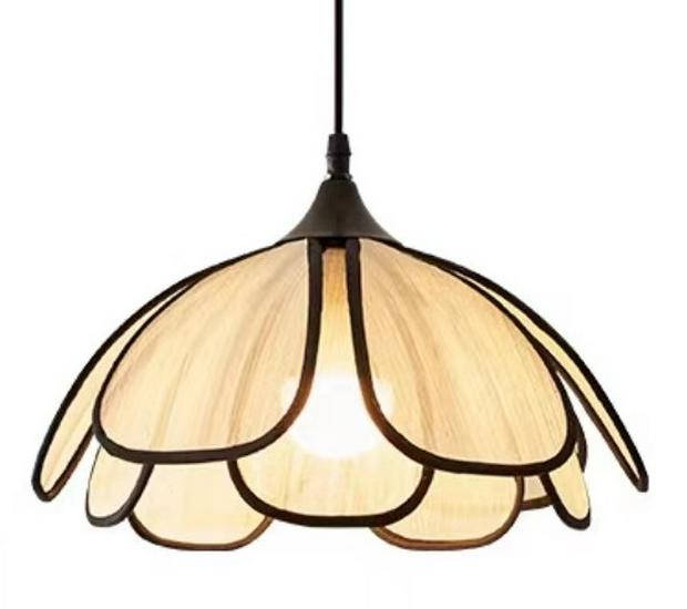 

Used Cream Chandelier for French, Nordic, or Japanese-Inspired Spaces - Perfect for Living Room, Bedroom, or Restaurant with a High-End Petal Design.