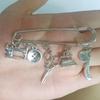 Fashionable Waist-Cinched Anti-Exposure Brooch with Sewing Tools Pendant