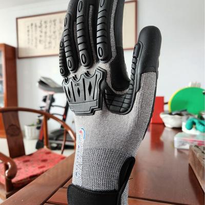 Środki ochrony indywidualnej – Rękawice ochronne