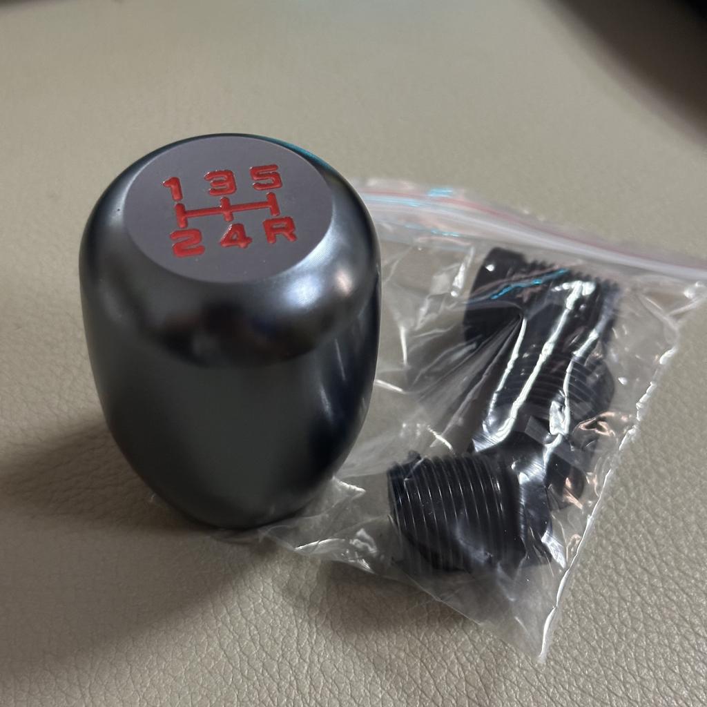 Universal 5 Speed Car Gear Shift Head Aluminum Alloy Car Control Lever Knob Gear Shift Gead Carbon Color Car Gear Shift  Gandle